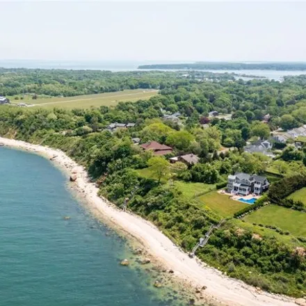 Rent this 5 bed house on 1000 Sound Drive in Greenport West, Southold