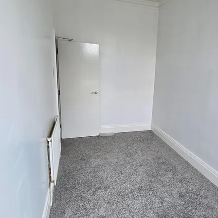 Image 6 - Kenwood Road, Gorse Hill, M32 8PG, United Kingdom - Apartment for rent