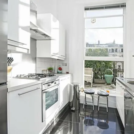 Image 2 - 12a Sutherland Avenue, London, W9 2HE, United Kingdom - Apartment for rent