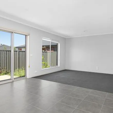 Image 8 - Creekstone Drive, Alfredton VIC 3350, Australia - Apartment for rent