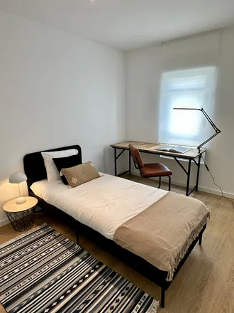 Rent this 1 bed room on Rua Cidade de Vila Cabral in 1800-131 Lisbon, Portugal