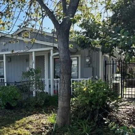 Buy this 2 bed house on Debbie Lane in Brentwood, CA 94513