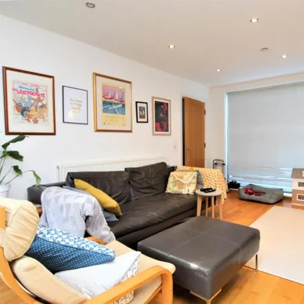 Rent this 3 bed house on Clarence Road in London, N15 3AW