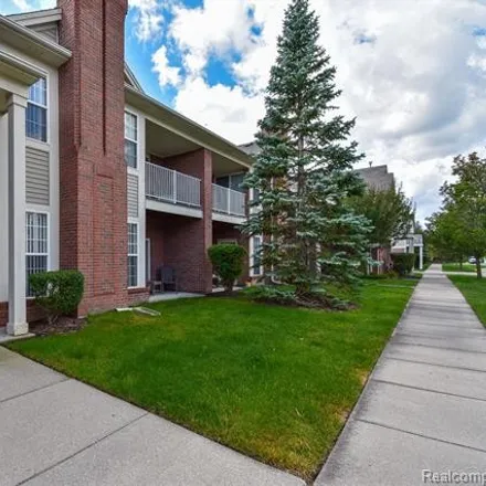 Image 3 - 15320 Yale Drive, Clinton Township, MI 48038, USA - Condo for sale