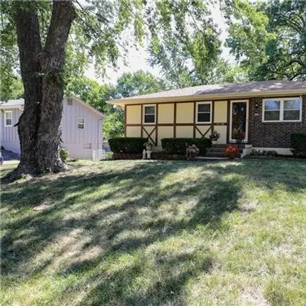 Image 3 - 100 Southeast Kings Cross Road, Blue Springs, MO 64014, USA - House for sale