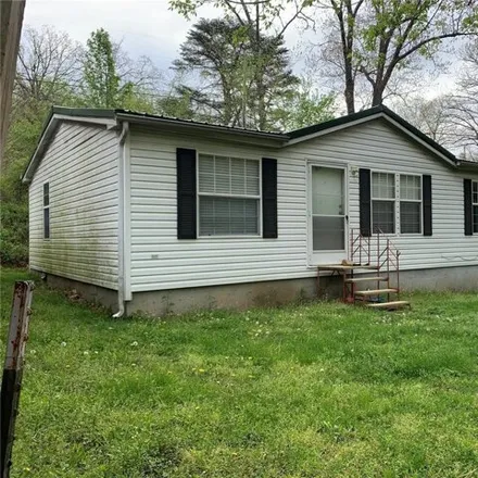 Buy this studio apartment on 156 Hickory Street in Bourbon, Crawford County