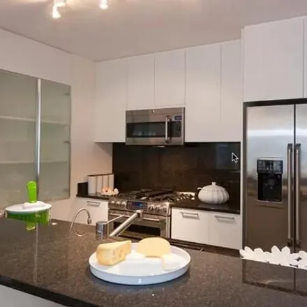 Image 5 - Crystal Green, 330 West 39th Street, New York, NY 10018, USA - Apartment for rent