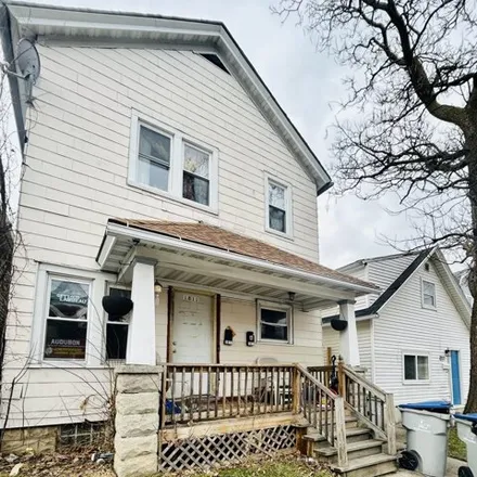 Buy this studio house on 1809 South 15th Place in Milwaukee, WI 53204