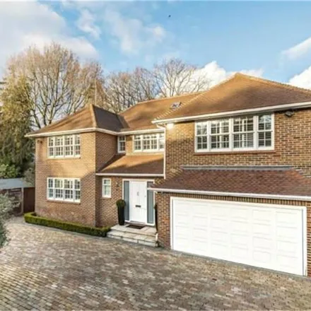 Rent this 5 bed house on 16 Harmsworth Way in London, N20 8JU