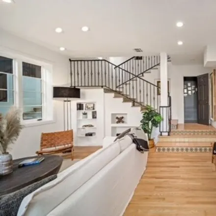 Image 3 - Entrada & East Channel, Entrada Drive, Los Angeles, CA 90402, USA - House for sale