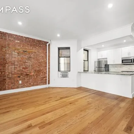 Rent this 5 bed house on 143 West 4th Street in New York, NY 10011