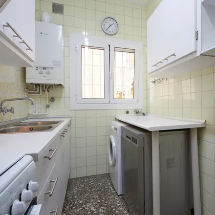 Image 8 - Travessera de Dalt, 118, 120, 08001 Barcelona, Spain - Apartment for rent