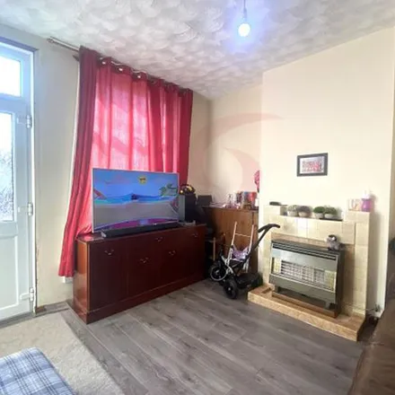 Rent this 2 bed townhouse on Lorraine Road in Leicester, LE2 8ES