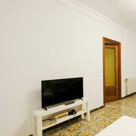 Image 4 - Calle de Illescas, 49, 28024 Madrid, Spain - Apartment for rent