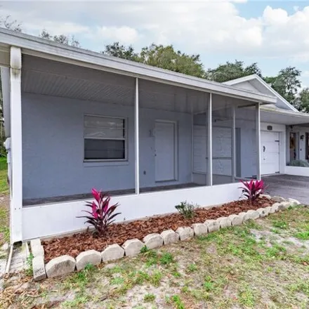 Image 3 - 4735 Silver Circle, Zephyrhills, FL 33541, USA - House for sale