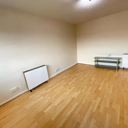 Rent this 3 bed apartment on Clayton Wood Court in Leeds, LS16 6QW