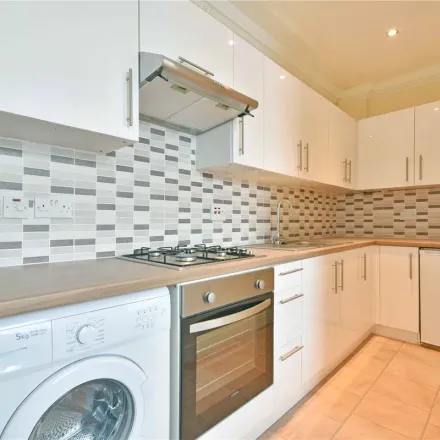Image 3 - 96 Belsize Road, London, NW6 4AN, United Kingdom - Apartment for rent