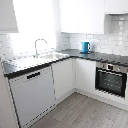 Image 2 - Paisley Road, Leeds, LS12 3LA, United Kingdom - Townhouse for rent