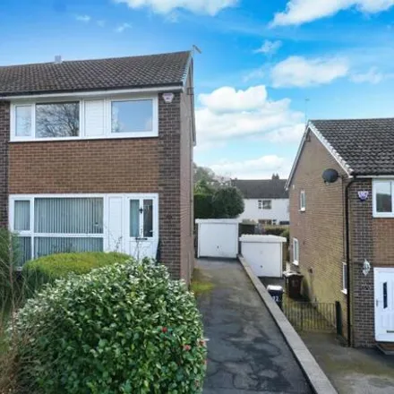 Buy this 3 bed duplex on Woodhill Court in Leeds, West Yorkshire