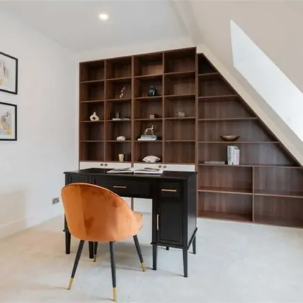 Rent this 4 bed apartment on unnamed road in London, W1H 5LD