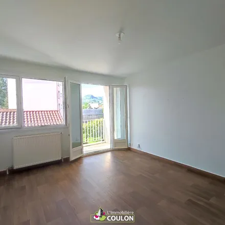 Rent this 1 bed apartment on 11 rue Chateaubriand in 63400 Chamalières, France