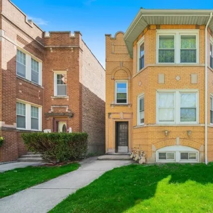 Buy this 8 bed house on 6431 North Artesian Avenue in Chicago, IL 60645