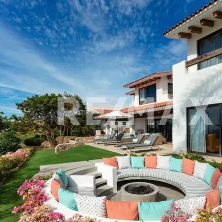 Rent this 5 bed house on Esc. Prim. Estado de Campeche in Calle Pez Gallo, Puerto Los Cabos