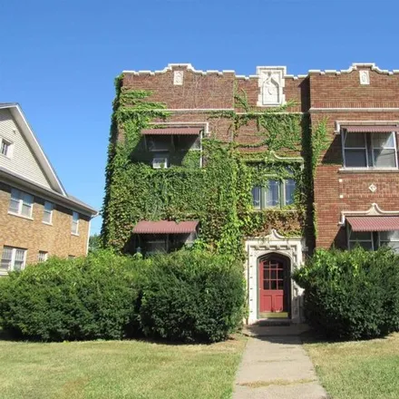 Rent this 1 bed house on 328 W Columbia Ave Apt 1 in Davenport, Iowa