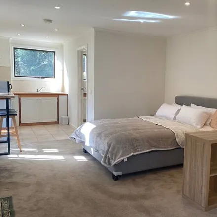 Rent this 1 bed townhouse on Melbourne in Victoria, Australia