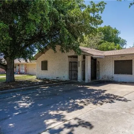 Buy this 4 bed house on 1727 Denver Street in Portland, TX 78374