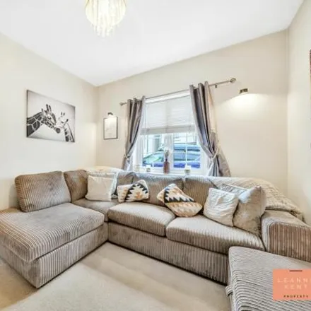Image 7 - Mill View, Caerphilly, CF83 3SJ, United Kingdom - Townhouse for sale