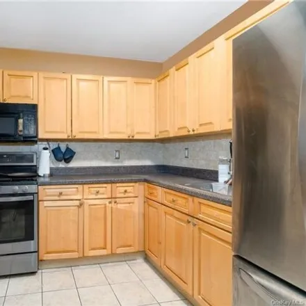 Image 5 - 162 West 162nd Street, New York, NY 10452, USA - House for sale