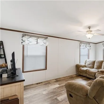 Image 7 - 4410 Seneca Parkway, City of Niagara Falls, NY 14304, USA - Apartment for sale