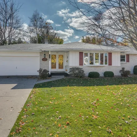 Buy this 3 bed house on 1425 West 9th Avenue in Oshkosh, WI 54902