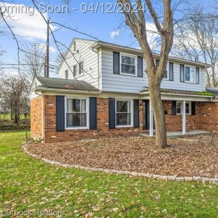 Buy this 4 bed house on 18298 Heath Court in Beverly Hills, MI 48025