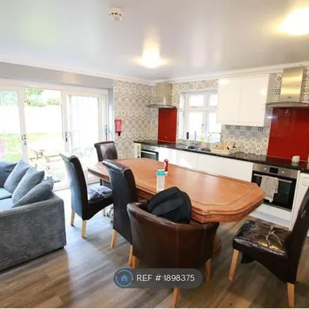 Rent this 7 bed apartment on 42 Shinfield Road in Reading, RG2 7BN