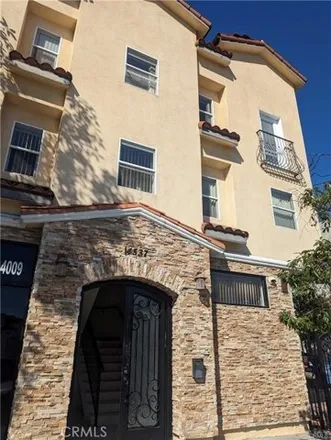 Rent this 1 bed apartment on MTA Group Thrift Store in Archwood Street, Los Angeles