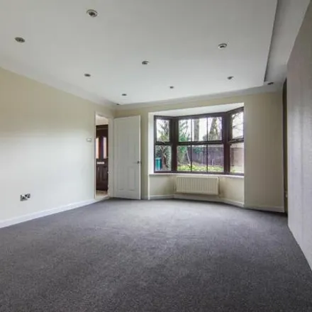 Image 6 - 11 Cromes Wood, Coventry, CV4 9SP, United Kingdom - House for sale