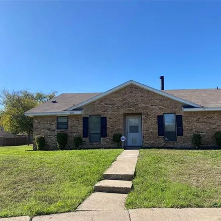Rent this 3 bed house on 2698 Arcady Circle in Lancaster, TX 75134