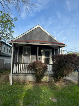 Rent this 1 bed house on 827 Summit St
