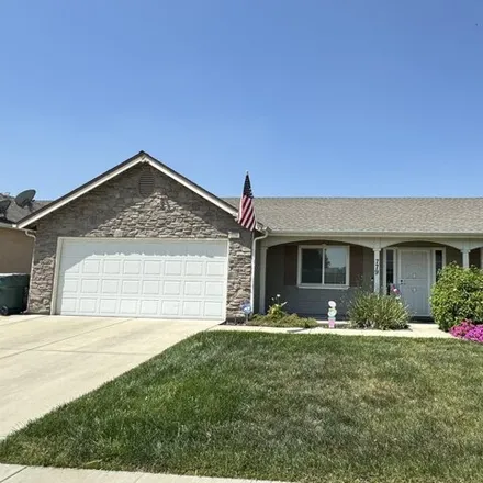 Buy this 4 bed house on 899 Descanso Bay Street in Tulare, CA 93274