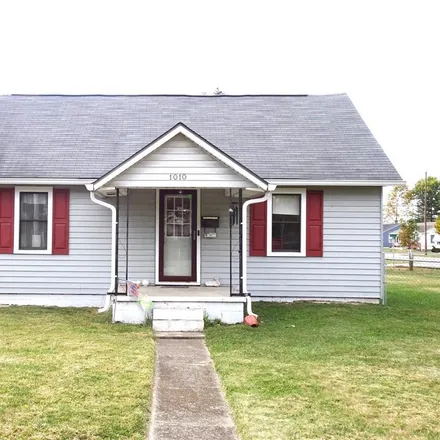 Buy this 2 bed house on 1010 South Ohio Street in Martinsville, IN 46151