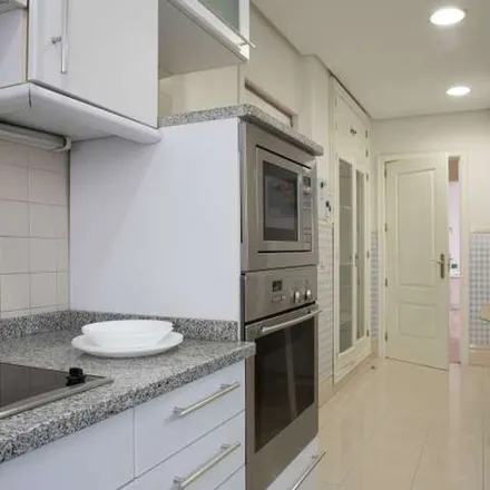 Image 3 - Calle de Fortunata y Jacinta, 28020 Madrid, Spain - Apartment for rent