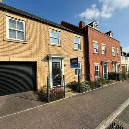 Buy this 3 bed townhouse on Nottingham Close in Ampthill, MK45 2FZ