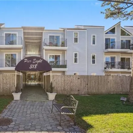 Buy this 1 bed condo on 318 Lake Marina Avenue in New Orleans, LA 70124