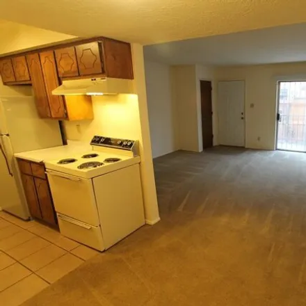 Image 4 - 8446 Spain Road Northeast, Albuquerque, NM 87111, USA - House for rent
