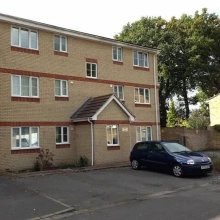 Rent this 1 bed room on Willow Mews in Pinewood Park, Runnymede
