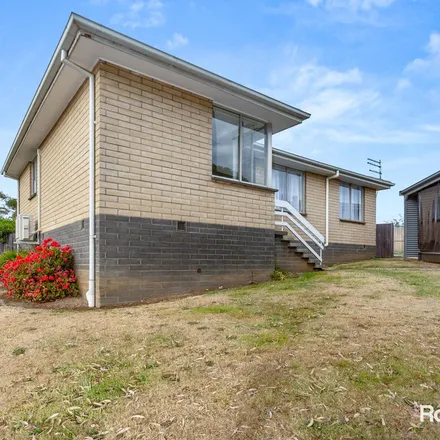 Rent this 3 bed apartment on Warring St opp Gardinia Ct in 68 Warring Street, Ravenswood TAS 7250