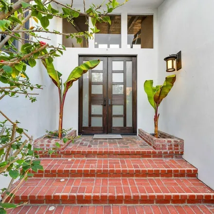 Image 5 - 10351 Whipple Street, Los Angeles, CA 91602, USA - House for sale