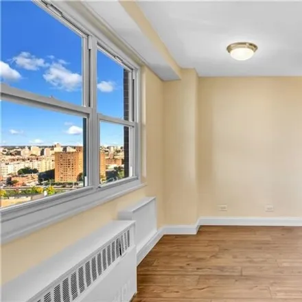 Image 4 - The Brittany, 875 Morrison Avenue, New York, NY 10473, USA - Apartment for sale